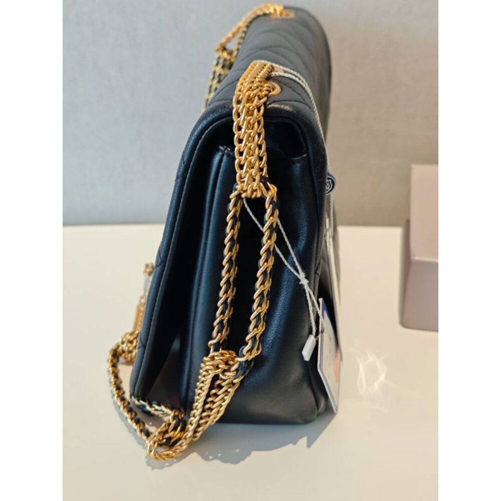 Chanel Women Pre-Loved Bag Very Good Condition - Picture 2 of 6